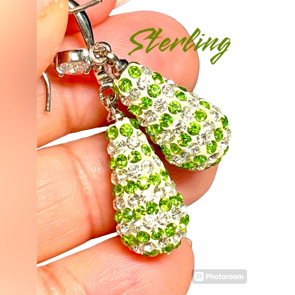 💚🍏stunning rhinestone and sterling earrings